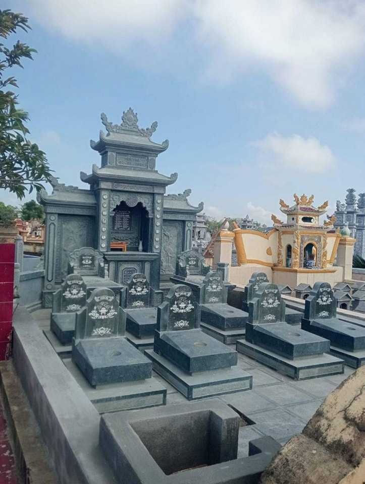 Khuôn viên lăng mộ - KLM2