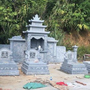 Khuôn viên lăng mộ - KLM10